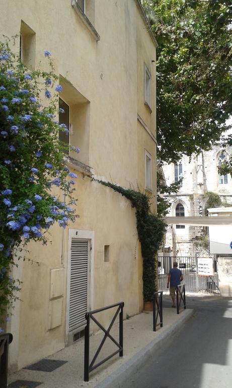 Arles Forum - Les Penitents Bleus Cameră foto